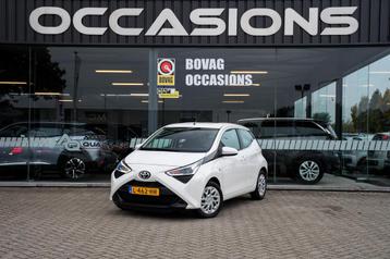 Toyota Aygo 1.0 VVT-i x-play APPLE CARPLAY/ HILL HOLD/ LED beschikbaar voor biedingen