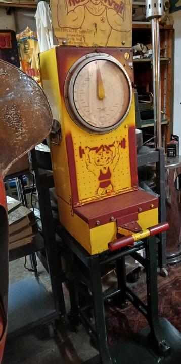 Boxbal krachtmeter kermis attractie  beschikbaar voor biedingen