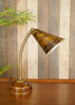 Oude metalen bureaulamp uit Frankrijk - okergeel/bruin, Minder dan 50 cm, Gebruikt, Ophalen of Verzenden