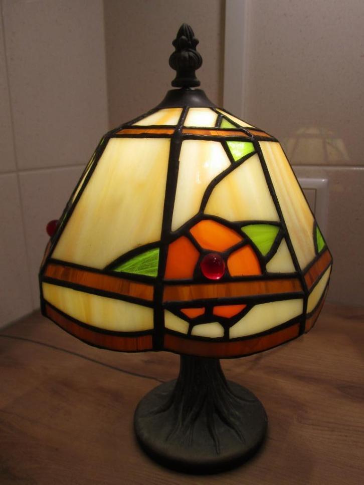 Tiffany tafellamp gezellig met oranje bloemen, Huis en Inrichting, Lampen | Tafellampen, Zo goed als nieuw, Minder dan 50 cm, Ophalen of Verzenden