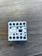 5x nieuwe Relais 48V - Finder & Schneider, Doe-het-zelf en Verbouw, Elektra en Kabels, Ophalen of Verzenden, Nieuw, Overige typen