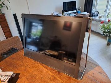 Bang & Olufsen Beovision V1 32'' tafelstand beschikbaar voor biedingen