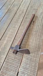 Antieke dissel met houten steel, Ophalen of Verzenden