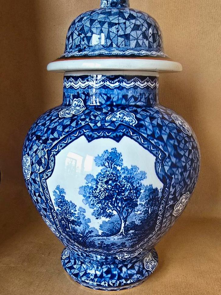 Dekselvaas Villeroy en Boch Flamand 23 cm hoog, Antiek en Kunst, Antiek | Vazen, Ophalen of Verzenden