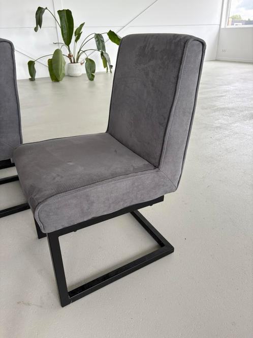 3 moderne eetkamerstoelen | Donkergrijs fluweel, Huis en Inrichting, Banken | Sofa's en Chaises Longues, Zo goed als nieuw, Minder dan 150 cm