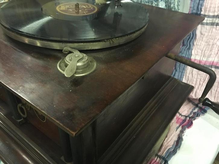 Antieke slinger grammofoon jaren 30 - 40  €95, Antiek en Kunst, Antiek | Tv's en Audio, Ophalen of Verzenden