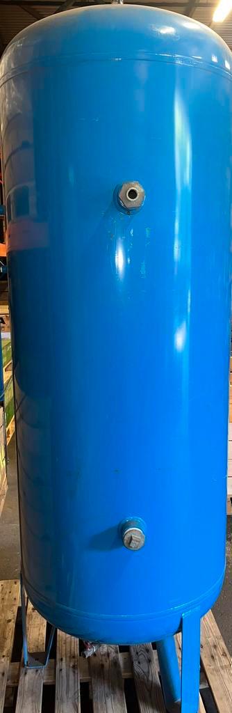 1000 liter perslucht tank beschikbaar voor biedingen