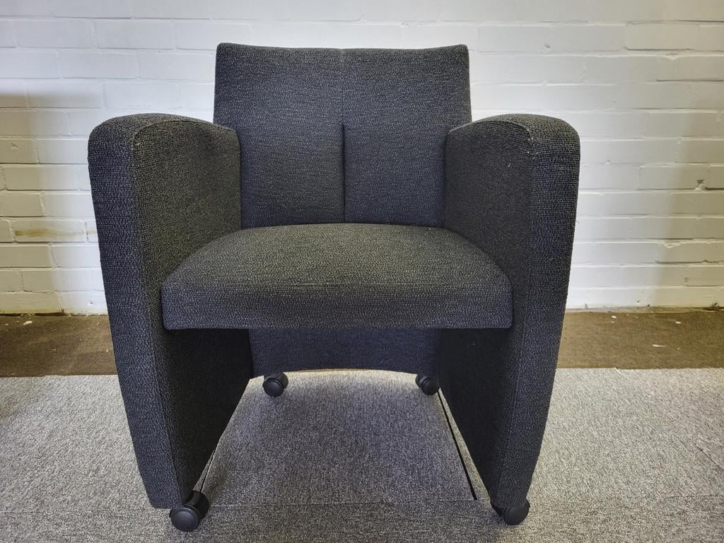 Leolux Kilenge | 4 eetkamerstoelen | Antraciet zwart, Huis en Inrichting, Stoelen, Gebruikt, Vier, Stof, Zwart, Ophalen of Verzenden