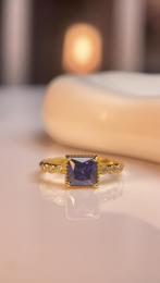 Zilveren ring met een vierkante saffier, Sieraden, Tassen en Uiterlijk, Ringen, Nieuw, Blauw, 20 of groter, Met edelsteen