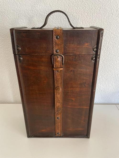 Houten wijnkist met lederen sluiting voor 2 flessen, Huis en Inrichting, Woonaccessoires | Kisten, Gebruikt, Minder dan 50 cm
