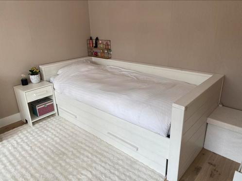 Wood bedbank inclusief lade en bijpassend nachtkastje!, Kinderen en Baby's, Kinderkamer | Bedden, Gebruikt, Ophalen of Verzenden