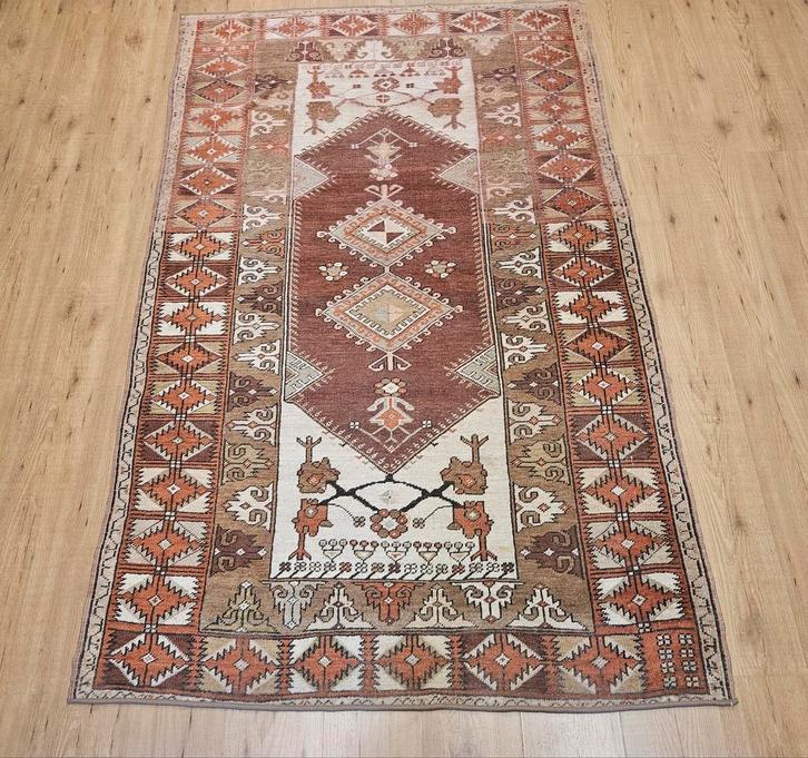 Vintage handgeknoopt oosters tapijt milas 208x133, Huis en Inrichting, Stoffering | Tapijten en Kleden, Gebruikt, 100 tot 150 cm