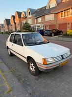 Peugeot 205 1.1 XE U9 1990 Wit, Auto's, Peugeot, Voorwielaandrijving, Stof, 4 cilinders, Wit