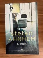 Negen - Stefan Ahnhem Thriller, Boeken, Gelezen, Scandinavië, Stefan Ahnhem, Ophalen of Verzenden