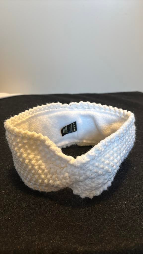 Wit met siersteek gebreide haarband Von Lamezan, Ophalen of Verzenden, Zo goed als nieuw, Sjaal