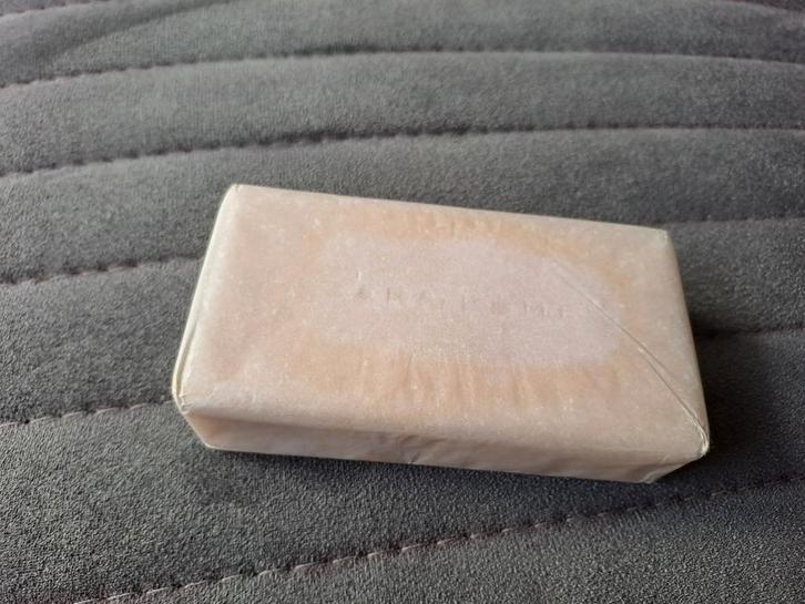 Zara Home white jasmine Blokzeep nieuw! Handzeep zeep, Sieraden, Tassen en Uiterlijk, Uiterlijk | Lichaamsverzorging, Nieuw, Overige typen