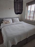 Sprei/met pompoms 200x140 cm, Ophalen of Verzenden, Nieuw