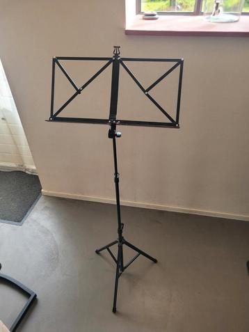 K&M Muziekstandaard - Stevig en Betrouwbaar! beschikbaar voor biedingen
