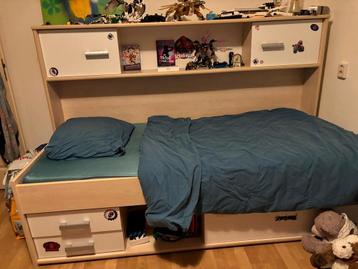 Leuk bed met opbergruimte! beschikbaar voor biedingen