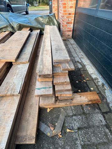Steiger en hard houten planken - Gebruikt hout beschikbaar voor biedingen