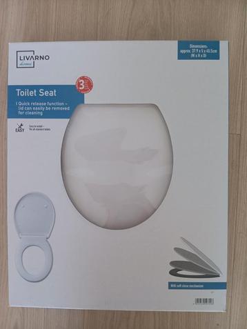 Gloednieuwe toilet bril - 37,9 x 5 x 45,5 cm beschikbaar voor biedingen