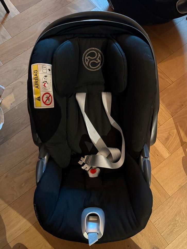 2 Cybex Autostoelen + Isofix Base, Kinderen en Baby's, Autostoeltjes, Gebruikt, Overige merken, 0 t/m 13 kg, Isofix, Zijbescherming