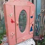 Brocant oud roze poppen kastje van hout, Ophalen of Verzenden