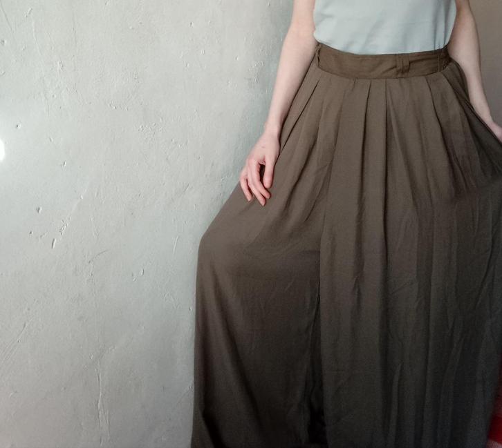 Wijde luchtige broekrok Khaki (S/M), Kleding | Dames, Broeken en Pantalons, Nieuw, Maat 36 (S), Groen, Lang, Verzenden