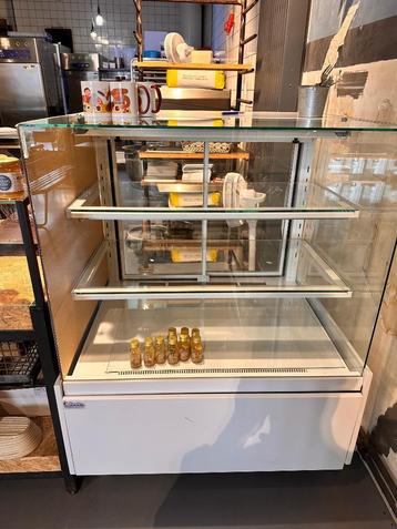 Koelvitrine gebaksvitrine bakkerij patisserie horeca  beschikbaar voor biedingen