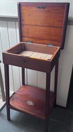 Antieke lessenaar / podia tafel: Voor presentatie /trouwerij, Ophalen