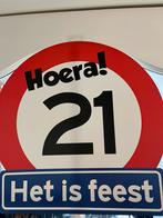 Versieringen voor 21 ste verjaardag, Ophalen, Zo goed als nieuw
