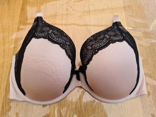 NIEUW Hunkemöller mt 85G Voorgevormde BH rose met zwart, Kleding | Dames, Ondergoed en Lingerie, BH, Zwart, Ophalen