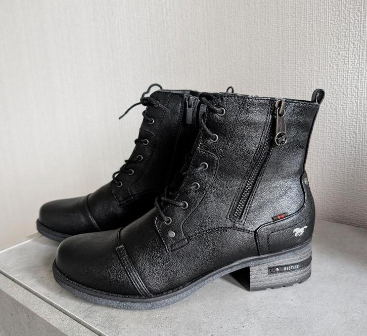 Mustang veterlaarsjes, zwart, maat 40, Kleding | Dames, Schoenen, Zo goed als nieuw, Lage of Enkellaarzen, Zwart, Ophalen of Verzenden