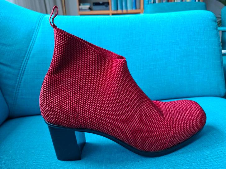 Enkellaarsjes - San Miguel - Botín Mónaco - maat 41, Kleding | Dames, Schoenen, Zo goed als nieuw, Lage of Enkellaarzen, Rood