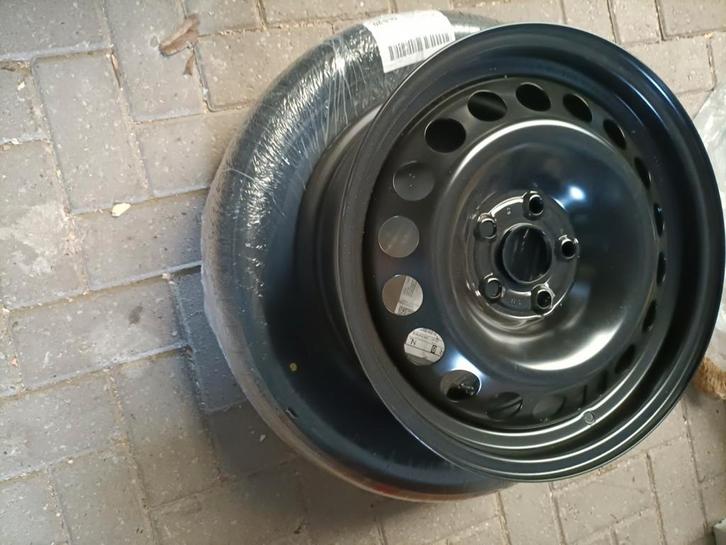 Reserve wiel R 16 . 5 x114,3 bouten naaf 67., Auto-onderdelen, Banden en Velgen, Banden en Velgen, Zomerbanden, 16 inch, Nieuw