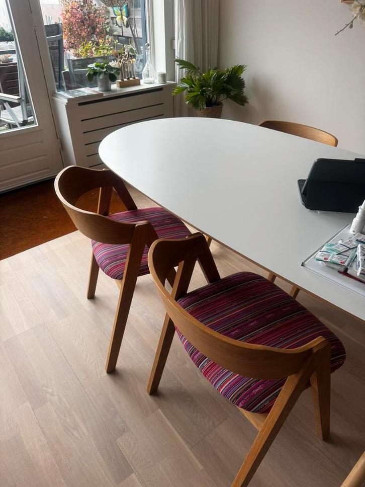 Eetkamerstoelen, merk Zuiver, Huis en Inrichting, Stoelen, Zo goed als nieuw, Vier, Hout, Rood, Ophalen