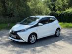 Toyota Aygo 1.0 VVT-i x CAMERA I CRUISE I 5DRS I NWE APK I 1, Voorwielaandrijving, Gebruikt, 4 stoelen, Wit