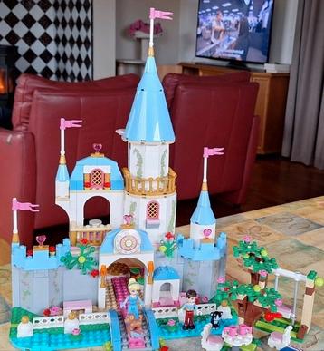 Lego Disney Assepoesters romantische kasteel 