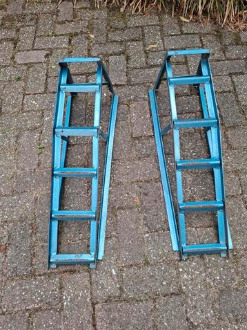 Auto oprijbruggen, staal 3mm. beschikbaar voor biedingen
