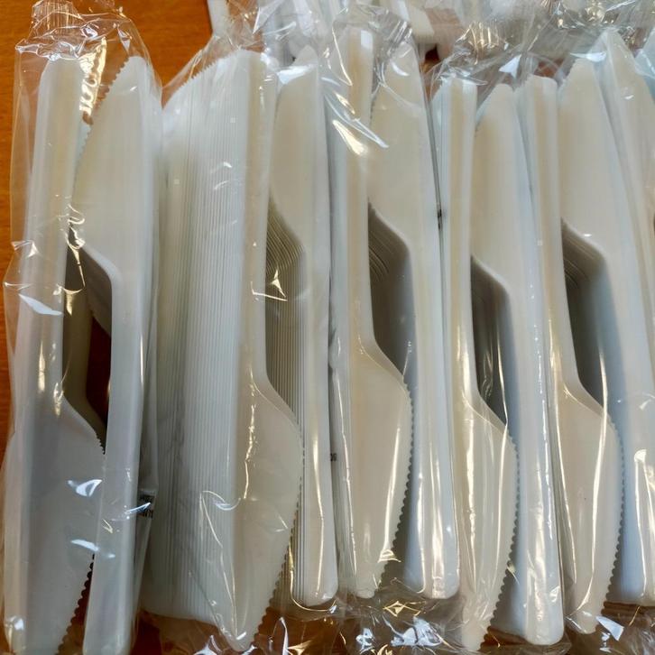 Messen plastic grote doos met +/- 2000 stuks, Huis en Inrichting, Keuken | Bestek, Rvs of Chroom, Ophalen of Verzenden