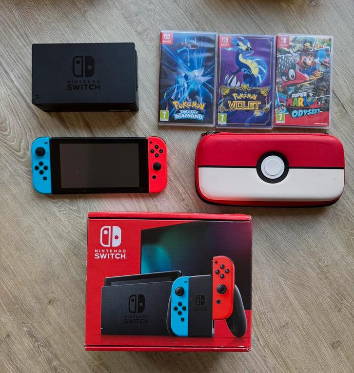 Nintendo Switch + 3 Games + Pokemon Case, Spelcomputers en Games, Spelcomputers | Nintendo Switch, Zo goed als nieuw, Switch Original
