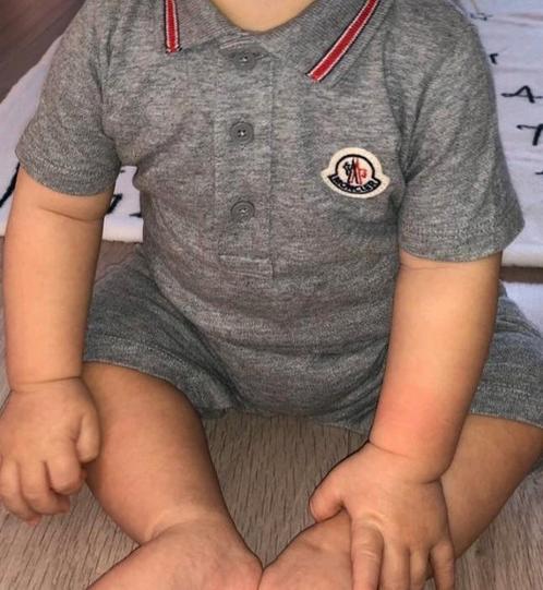 Moncler baby pakje maat 68 grijs merk kleding pakjes jongen, Kinderen en Baby's, Babykleding | Maat 68, Zo goed als nieuw, Jongetje