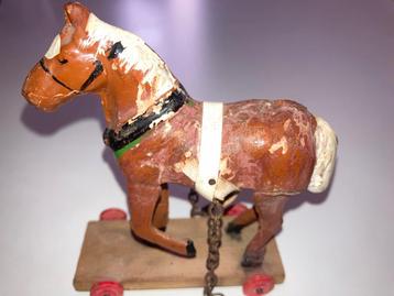 Antiek speelgoed paardje celluloid papier mache beschikbaar voor biedingen