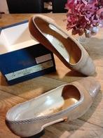 Pumps van Bommel nieuw, Ophalen of Verzenden, Zo goed als nieuw, Bruin