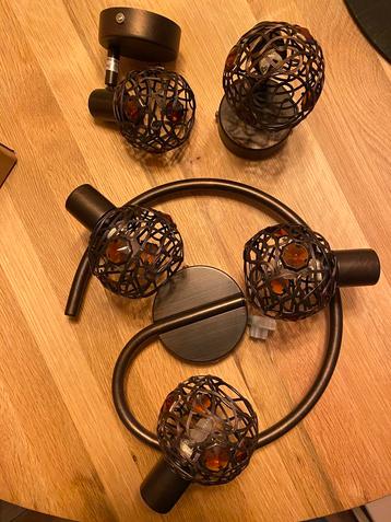 Plafondlamp en twee spotjes beschikbaar voor biedingen