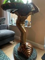 EEN UNIEK BRONZEN SCUPTUREN VROUW OP SCHELP, Ophalen