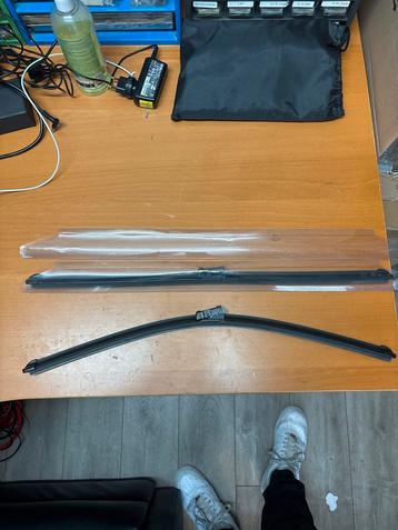 Ruitenwissers 600mm nieuw beschikbaar voor biedingen