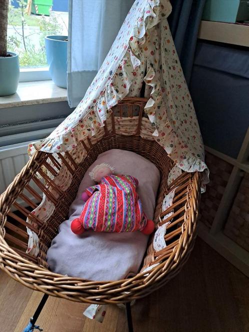 Rieten poppenwieg, Kinderen en Baby's, Speelgoed | Poppen, Gebruikt, Overige typen, Ophalen