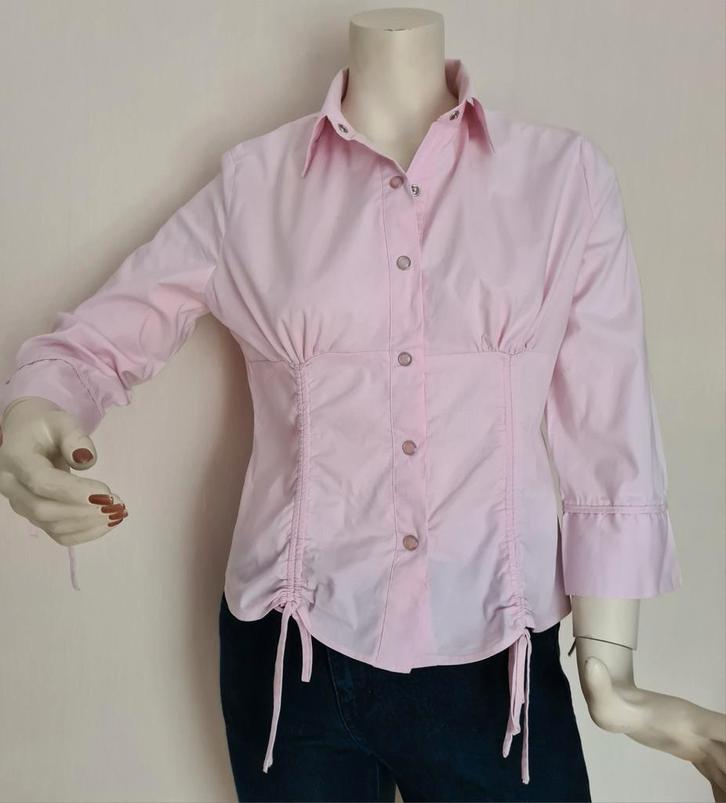 "MISO" Roze bloes met leuke details. Mt. L. Als nieuw., Kleding | Dames, Blouses en Tunieken, Zo goed als nieuw, Maat 42/44 (L)