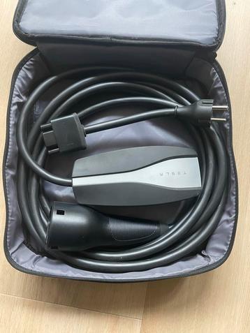 Tesla Granny Charger - Thuis Opladen beschikbaar voor biedingen